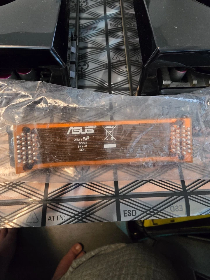 2 x EVGA GeForce GTX275 with ASUS SLI Bridge - Ready for SLI Configuration - Image 2 of 4