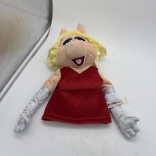 Disney The Muppets Miss Piggy red dress FAO Schwarz Toys R Us 2014 Exclusive EUC