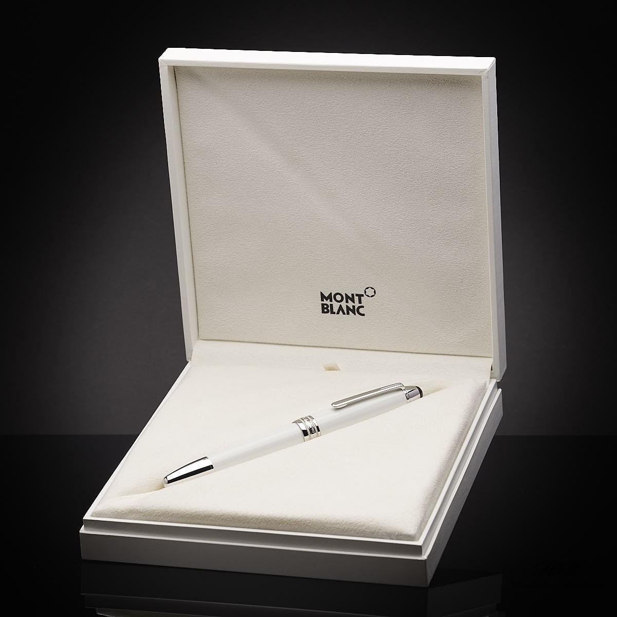 Meisterstück Le Grand Tribute to the Mont Blanc Solitaire Fountain