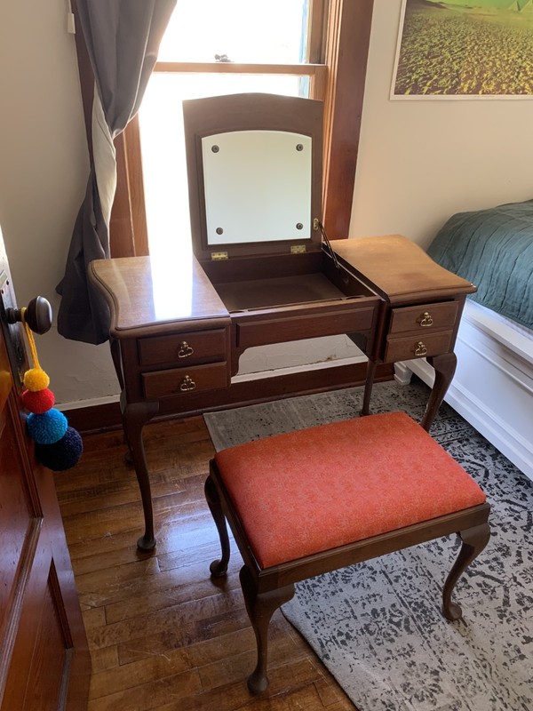 18th Century Style Dressing Table by Kittinger With Mirror