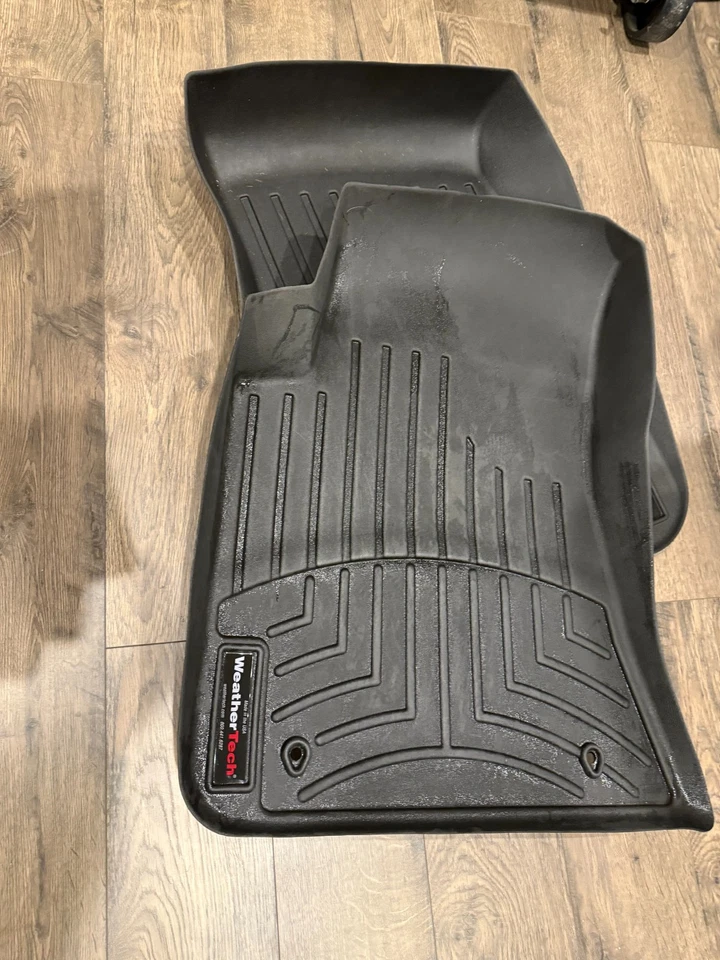 WeatherTech FloorLiner for 2011-2016 Dodge Challenger - 1st & 2nd Row, Black Foto 2 de 4