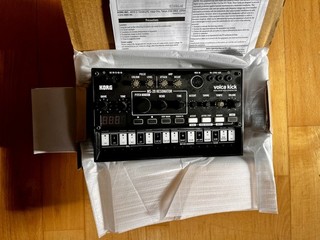 KORG Volca Kick Analog Synthesizer in OVP für Techno House Studio neuwertig