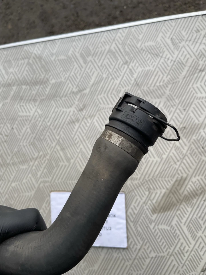 BMW 1 Series E87 2006 2.0D M47TU2 - Tubo manguera agua radiador 17127788881 Foto 4 de 4