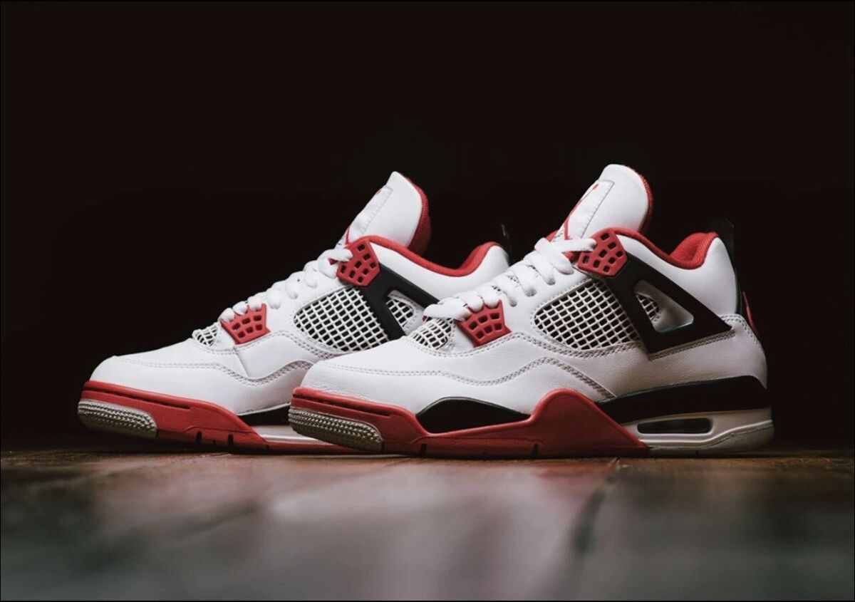 Nike Air Jordan 4 Retro IV Fire Red 2020 Women's Size 8 Nike Air Jordan 4 Retro IV Fire Red 2020 Women's Size 8