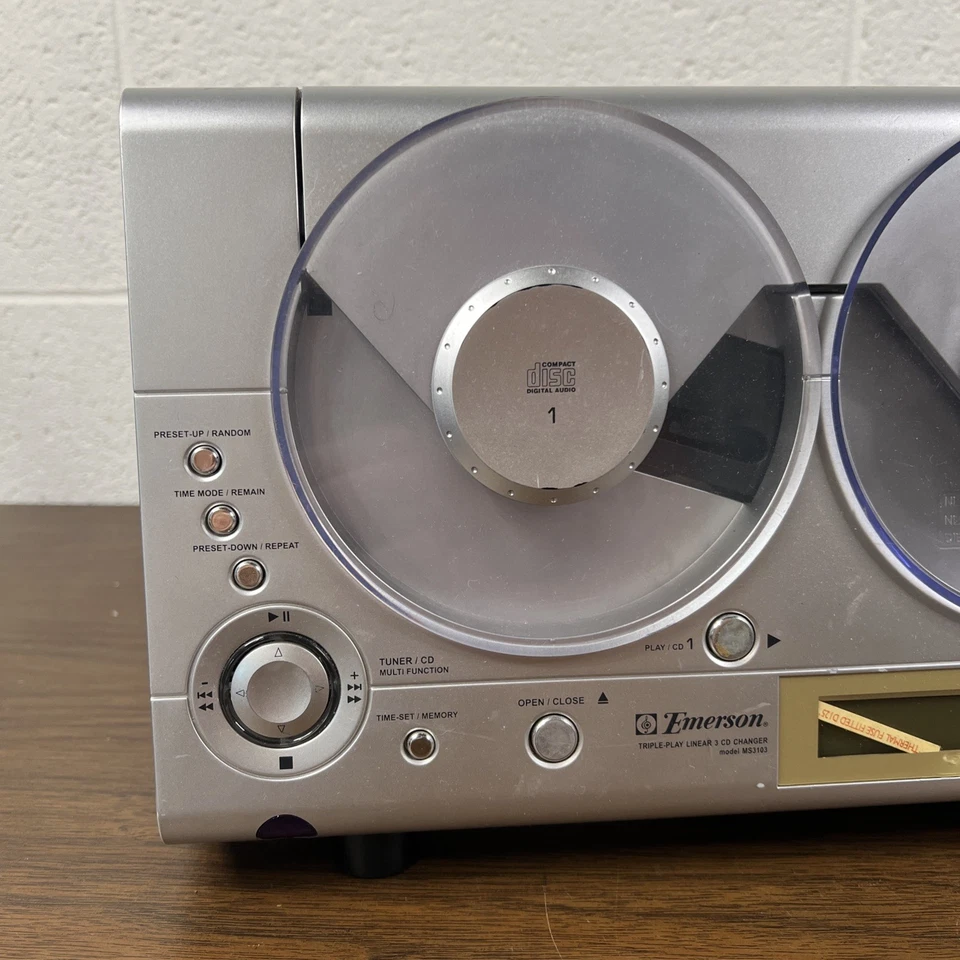 Emerson MS3103 Triple CD Player Linear 3 CD AM FM Wall Mounted SEE VIDEO/READ - Image 3 of 4