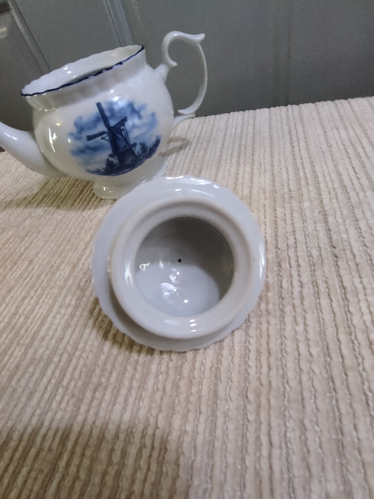 Delft Blauw Blue Windmill Holland Handdecorated Tea Pot Rose Decoration 