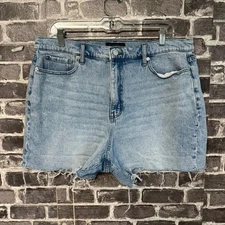 Banana Republic girlfriend short light wash jean denim raw hem cut off 33 16