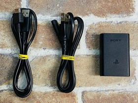 SONY PS Vita PCH 1000 ZA02 Crystal White Japan Tested Charger 8GB Memory Ex DDP