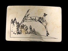 SJ17161 VINTAGE 1970s SKIIER ART SOLID BRASS AMPERSAND BRASS BELT BUCKLE