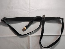 Adjustable Nylon Shoulder/neck camera strap.