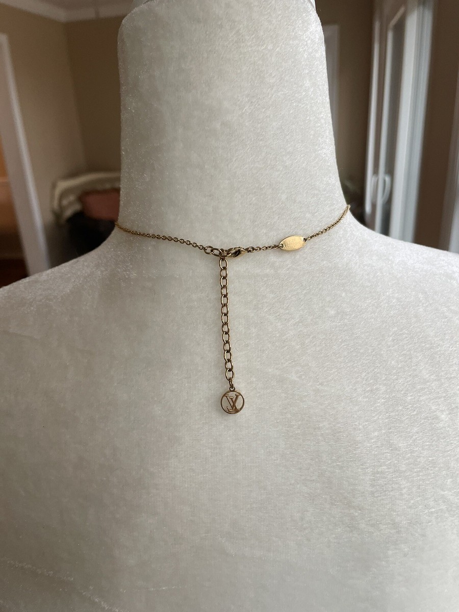 LOUIS VUITTON Essential V Strass Necklace M68033 Gold / Silver