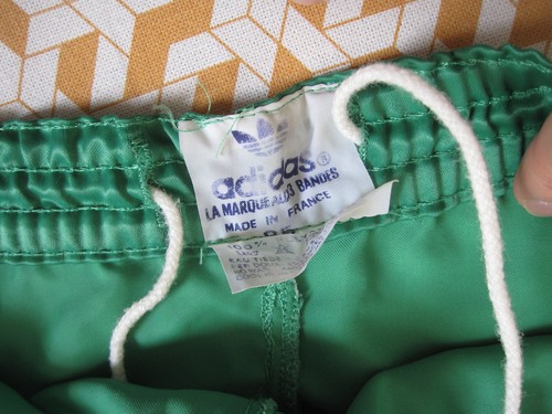 Short Adidas Ventex vert jaune Nantes Vintage satin brillant Polyamide 80'S - 85 - Picture 5 of 5