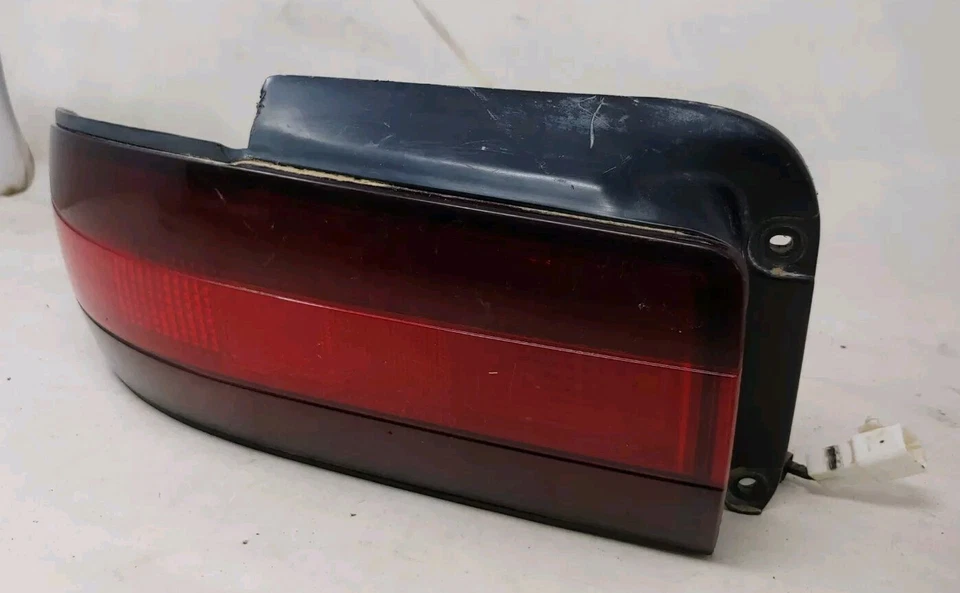 Geo Prizm 1993 1994 1995 1996 1997 Tail Light Lamp Left Drivers Side OEM Genuine - Image 3 of 4