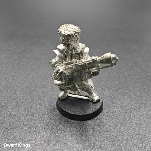 Warhammer 40K Vostroyan Firstborn with flamer (Vintage Metal, 4th Edition, 2003)