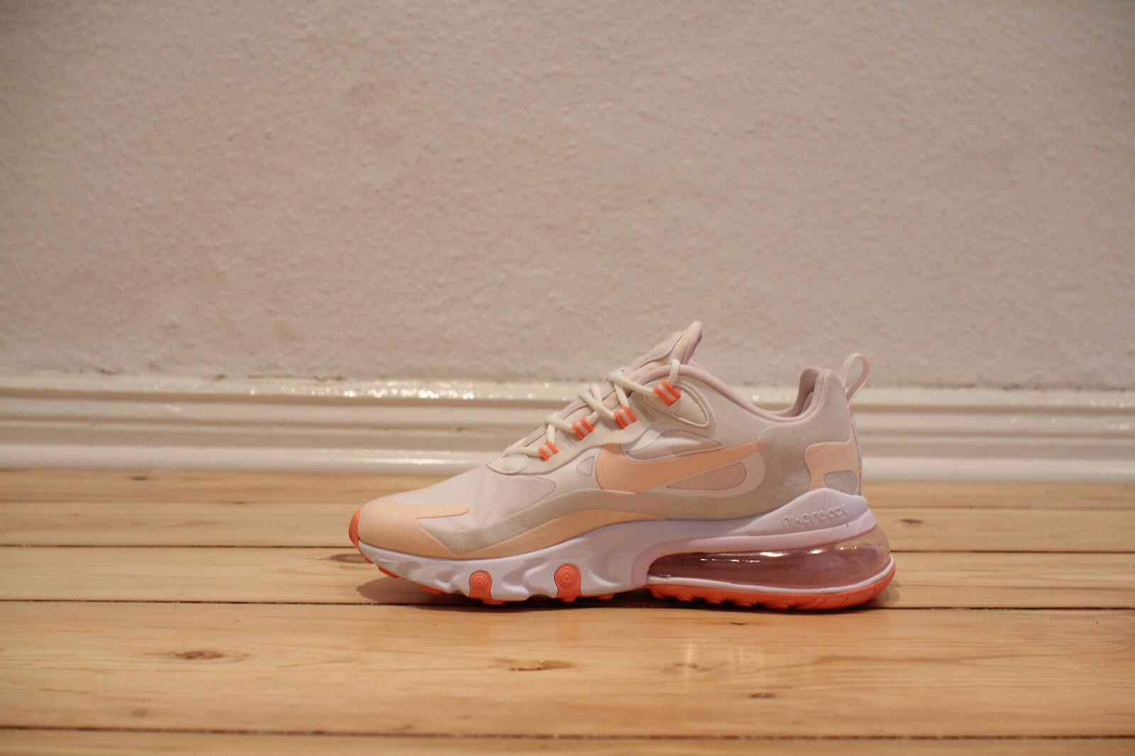 Nike Air Max 270 React WMNS White Orange Size 40.5 UK 6.5 NEW CJ0619 103 image 4