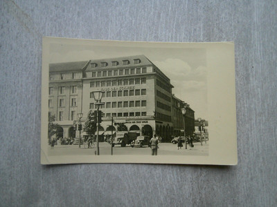 AK Berlin Friedrich Straße HAUS DER SCHWEIZ Neubauten Siedlung Auto PKW 1953