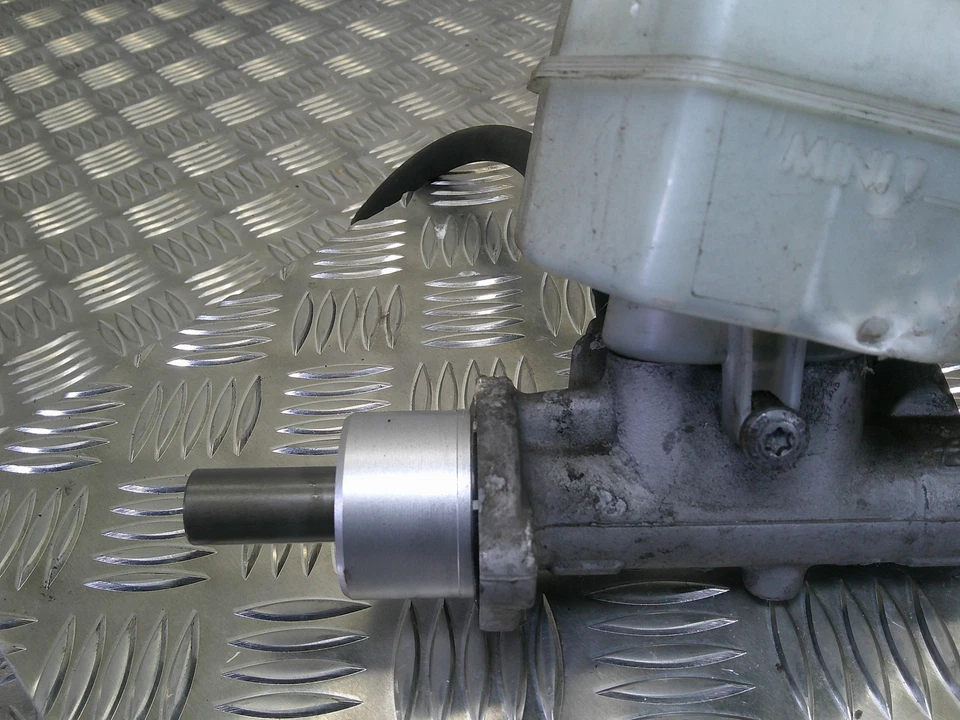 CILINDRO MAESTRO FRENO NISSAN MICRA 2003-2010 Foto 2 de 4