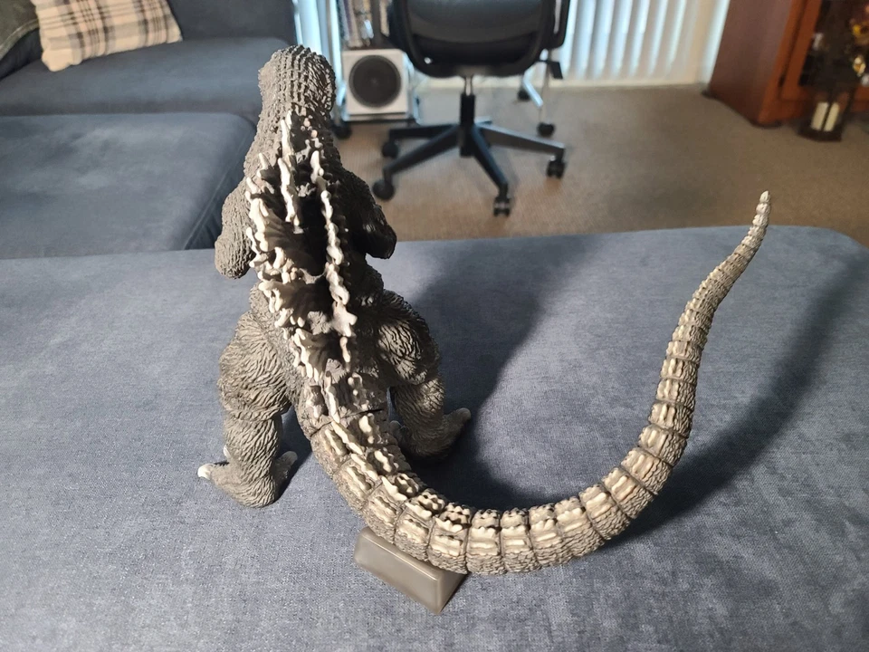 X-Plus Godzilla 2001 Toho Statue 30cm Series Yuji Sakai Collection GMK 12-inch - Image 3 of 4