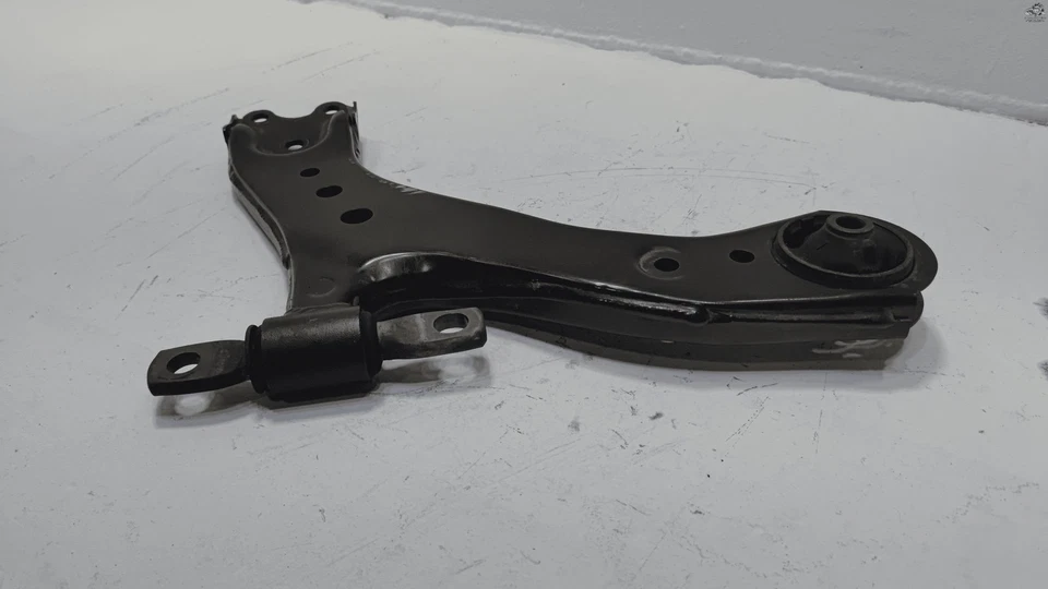 FRONT LEFT DRIVER SIDE LOWER CONTROL ARM 2018-2025 TOYOTA CAMRY OEM - Image 3 of 4