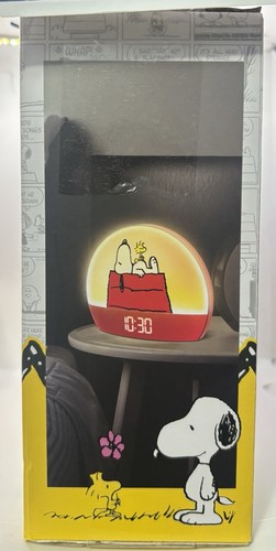 Peanuts Snoopy Sunrise Alarm Clock - Picture 3 of 5