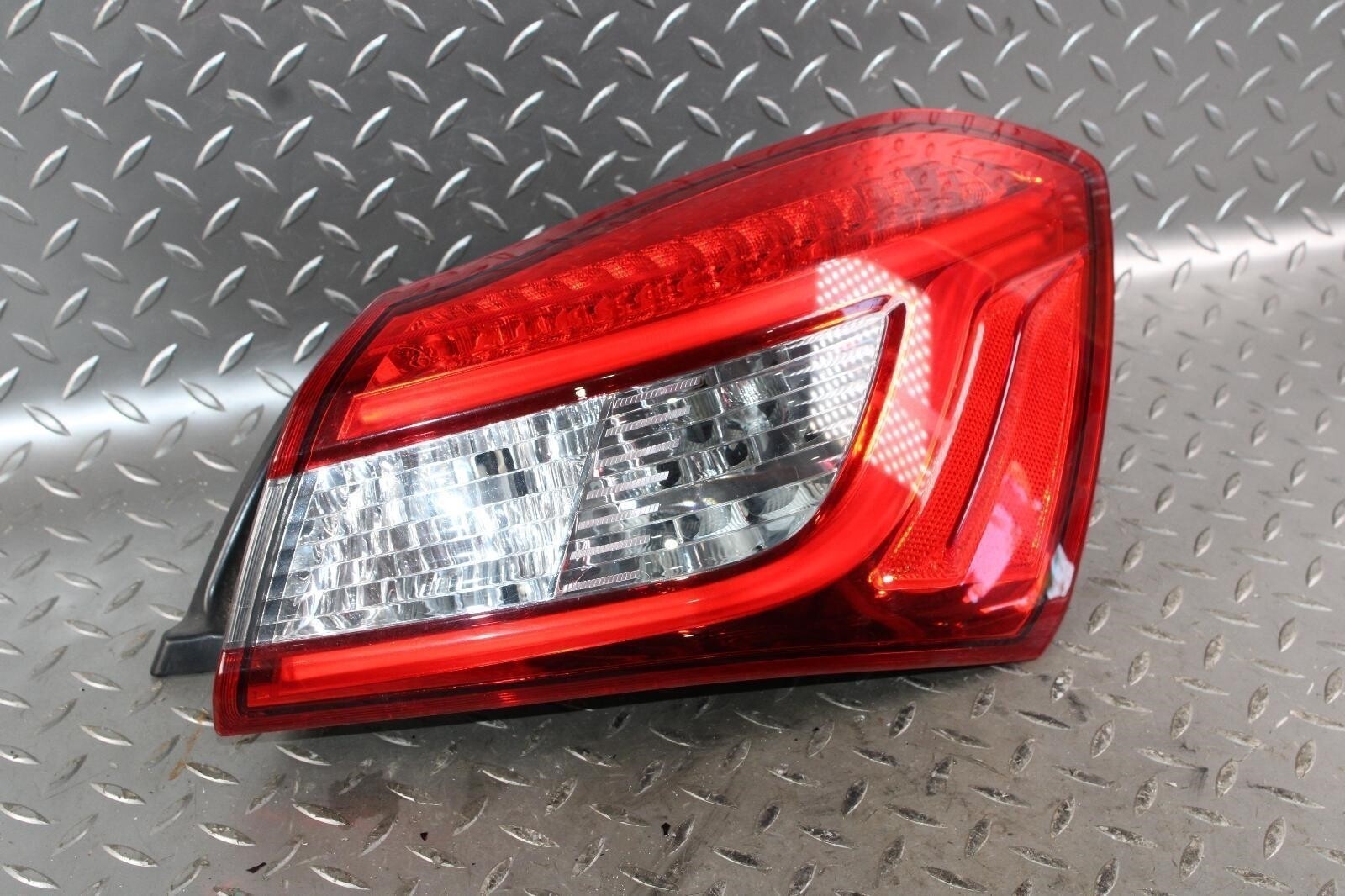 14-19 Ghibli Quarter Passenger Right RH Taillight Tail Light Lamp Lens OEM WTY