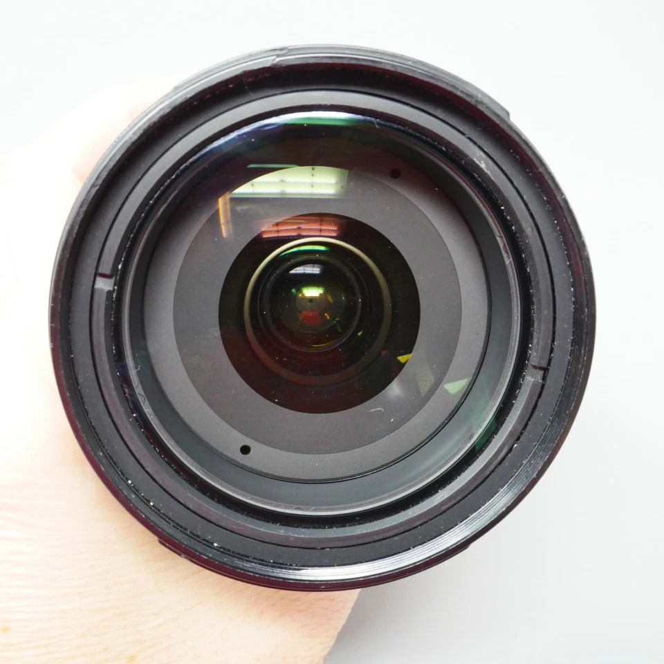 Nikon AF-S DX NIKKOR 18-200mm f/3.5-5.6G ED VR II Lens - plus Filter - Image 3 of 4