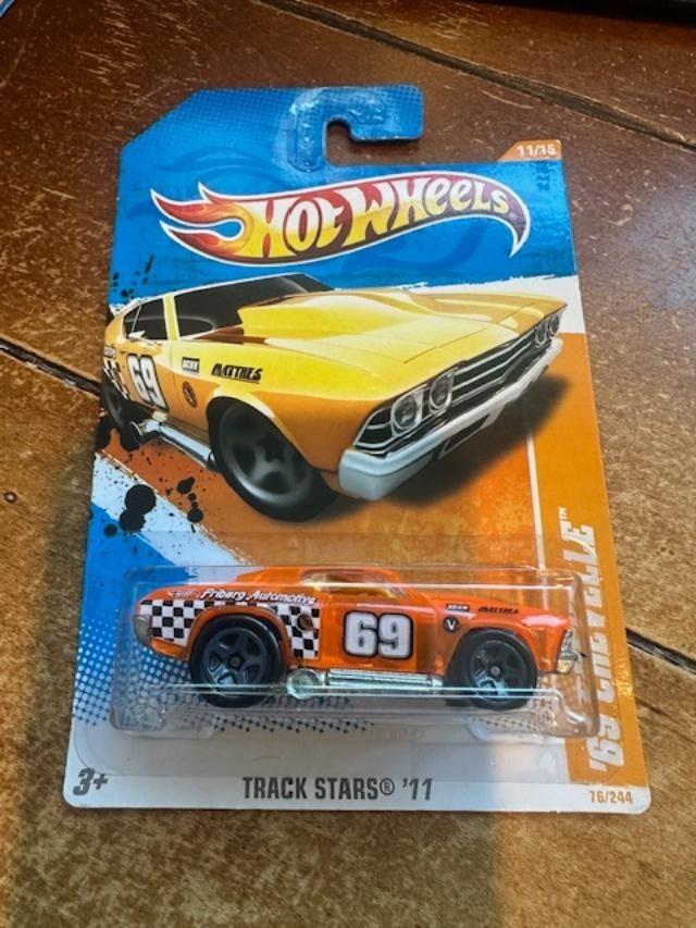 2011 Hot Wheels Track Stars '69 Chevelle #79 Orange