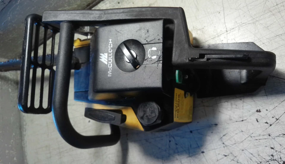 VINTAGE COLLECTIBLE MCCULLOCH PM605 CHAINSAW WITH 20" BAR - Image 3 of 4