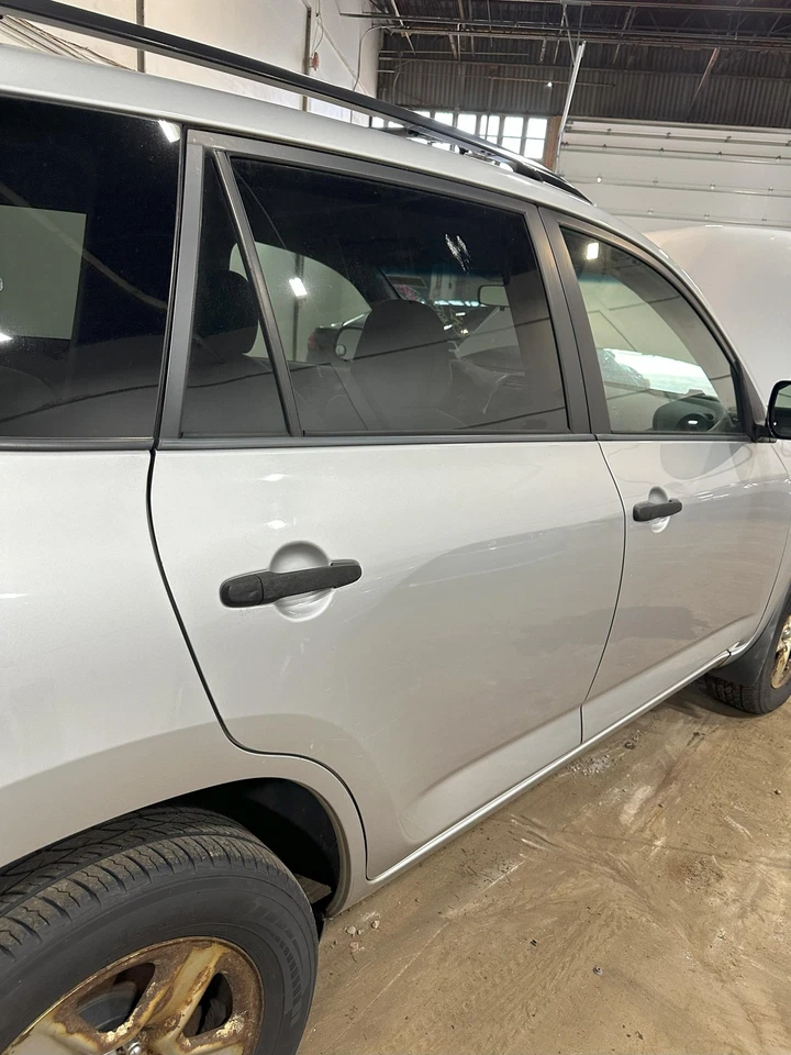 Used Rear Right Door Assembly Rear Side fits: 2009 Toyota Rav4 electric windows Foto 2 de 4