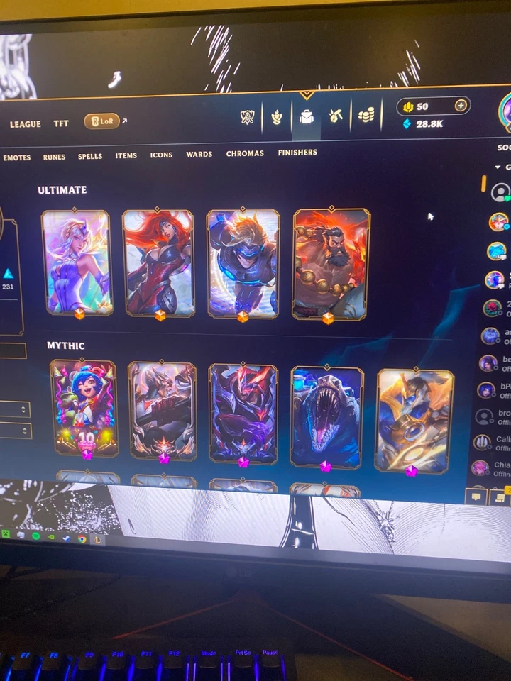 league account/Valorant account tons of skins - Image 2 of 4