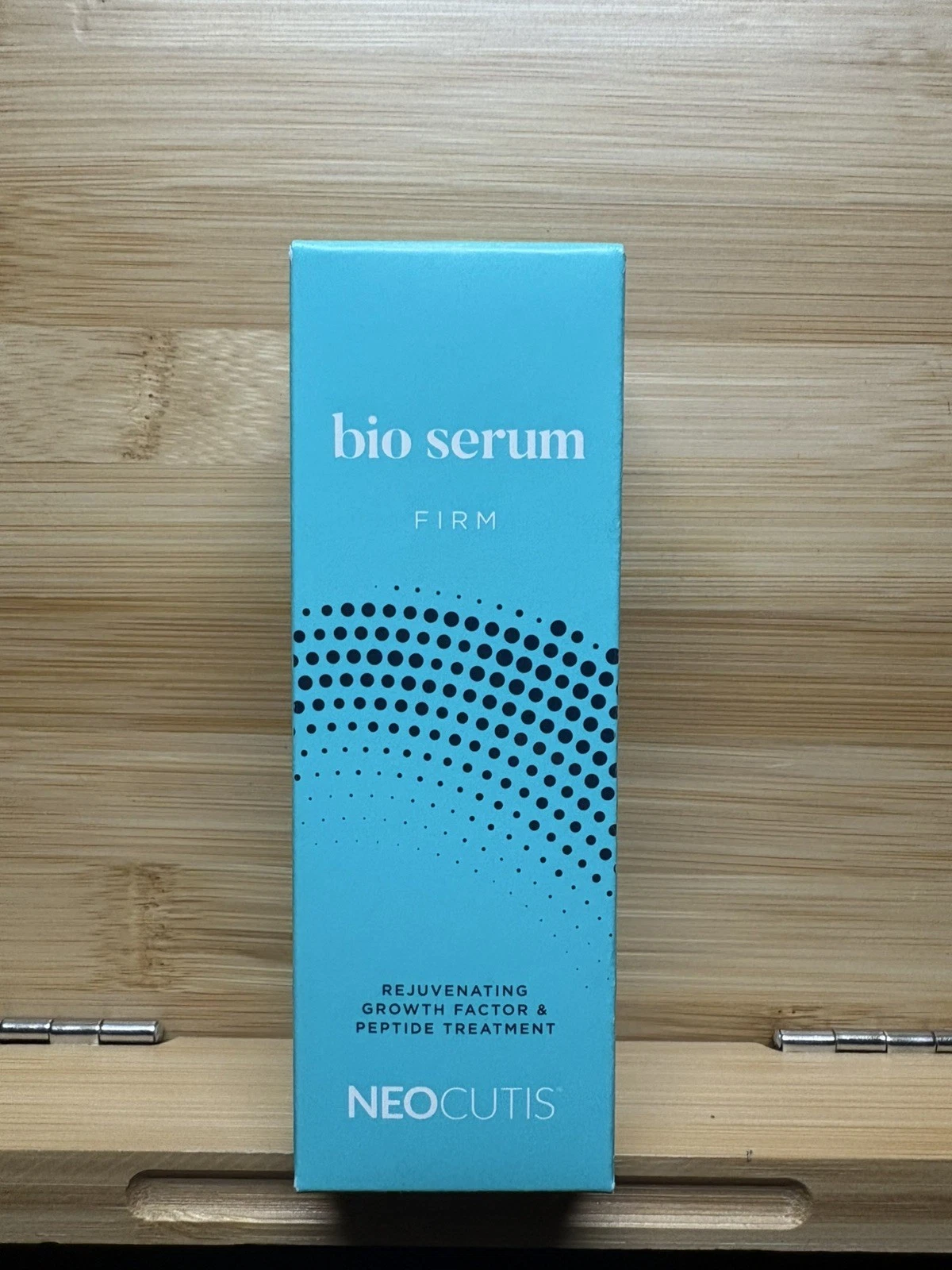 Neo cutis BIO SERUM FIRM Rejuvenating Growth Factor and Peptide Treatment 1 fl
Opens in a new window