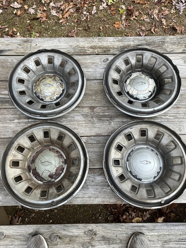 Set of 4 Vintage 14 Inch Chevy Hubcaps READ - Picture 2 of 24