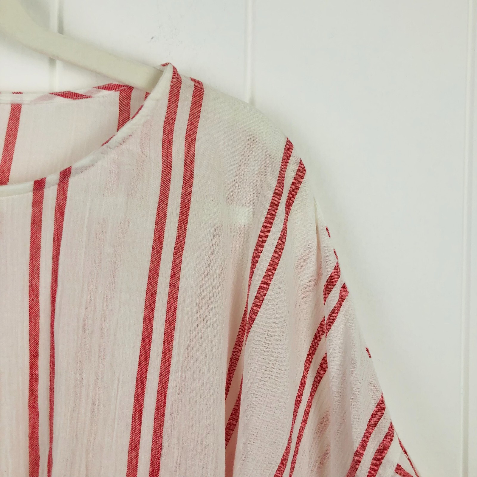 BCBGeneration Flutter Sleeve Crop Top Medium - image 5