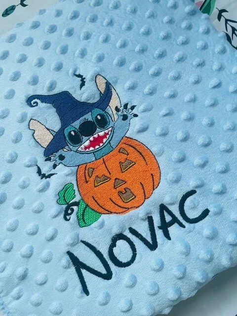 Manta personalizada Halloween Stitch|Manta bordada para Halloween Foto 3 de 4