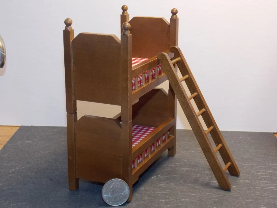 Literas miniatura para casa de muñecas nogal escala 1:12 una pulgada A1 Dollys Gallery Foto 4 de 4