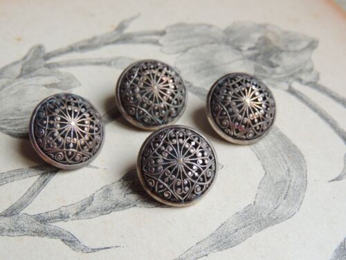 4 boutons anciens en Métal Argenté filigrané  - Collection - French Button - Afbeelding 1 van 2