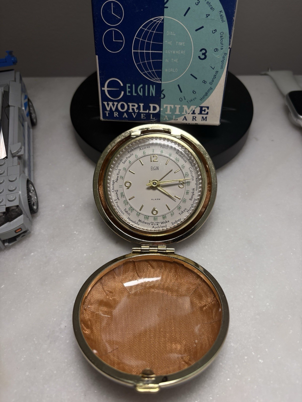 Vintage Elgin World Time Travel Alarm Clock with A Leather Case Beautiful Works