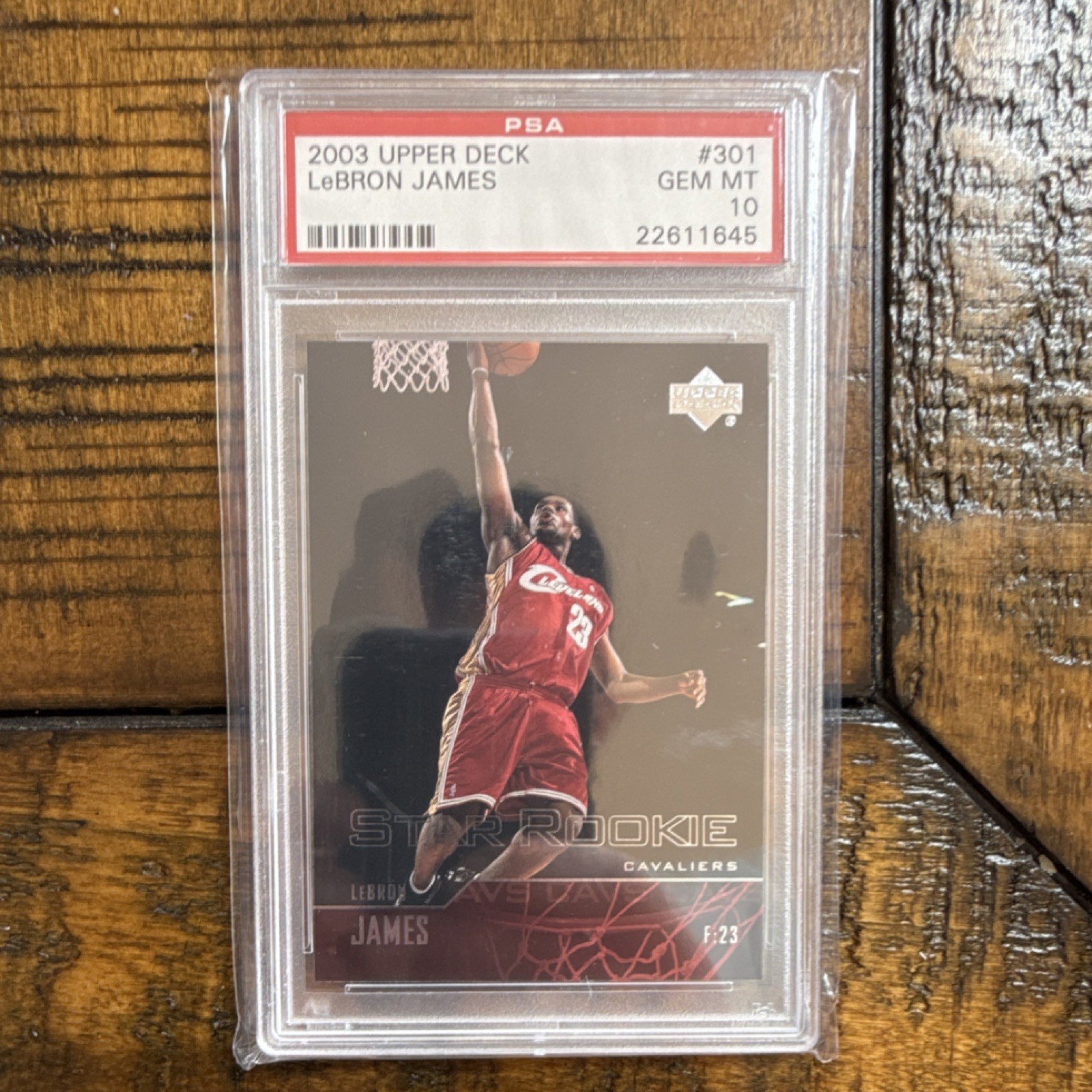 Upper Deck 2003-04 Star Rookie LeBron James Cavaliers #301 PSA 10