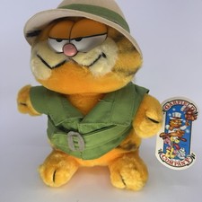 Vintage Garfield on Safari 9" Plush With Tag. By: R. Dakin Co.