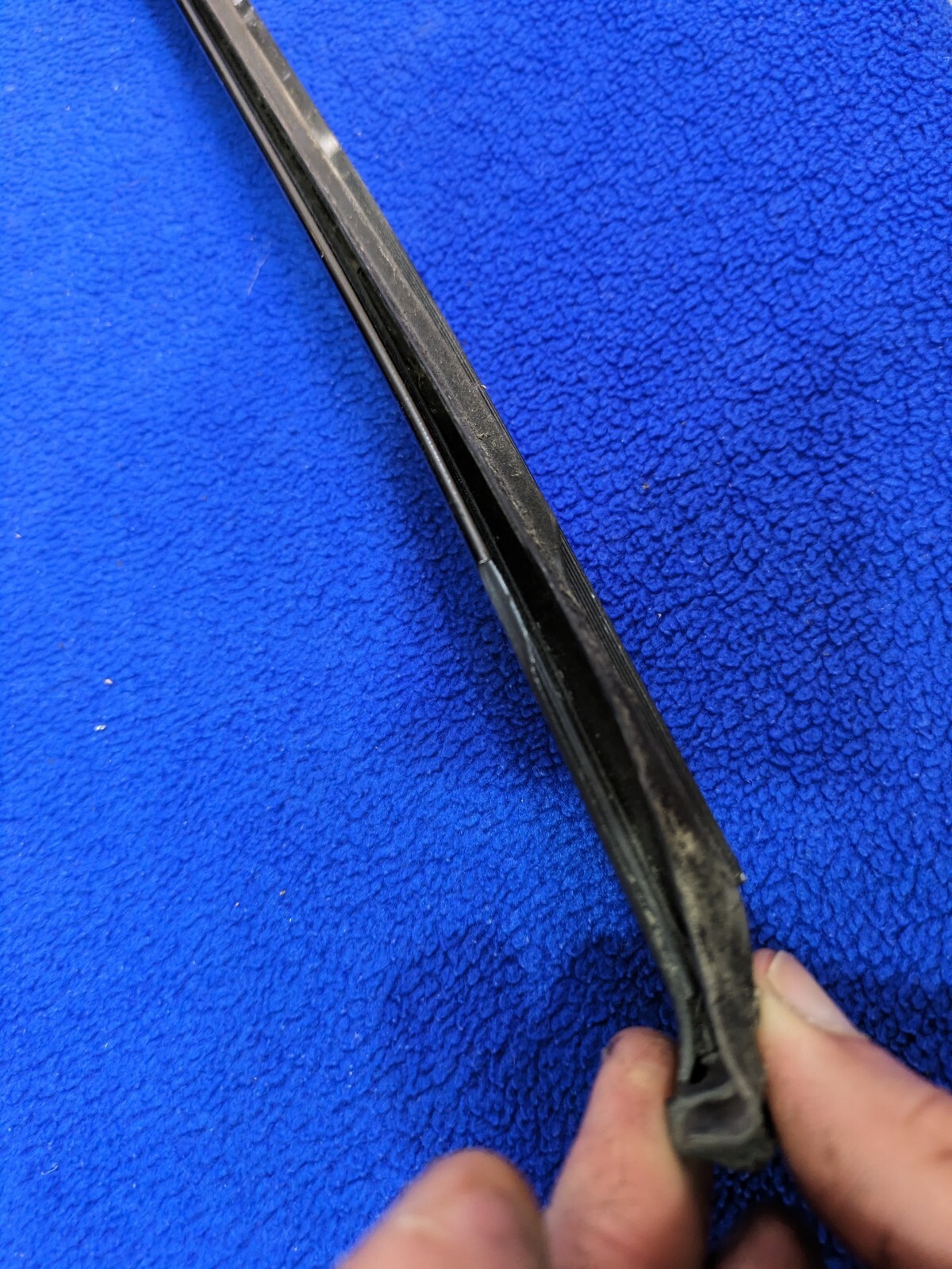 black strip window molding front right Bentley CONTINENTAL FLYING SPUR oem
