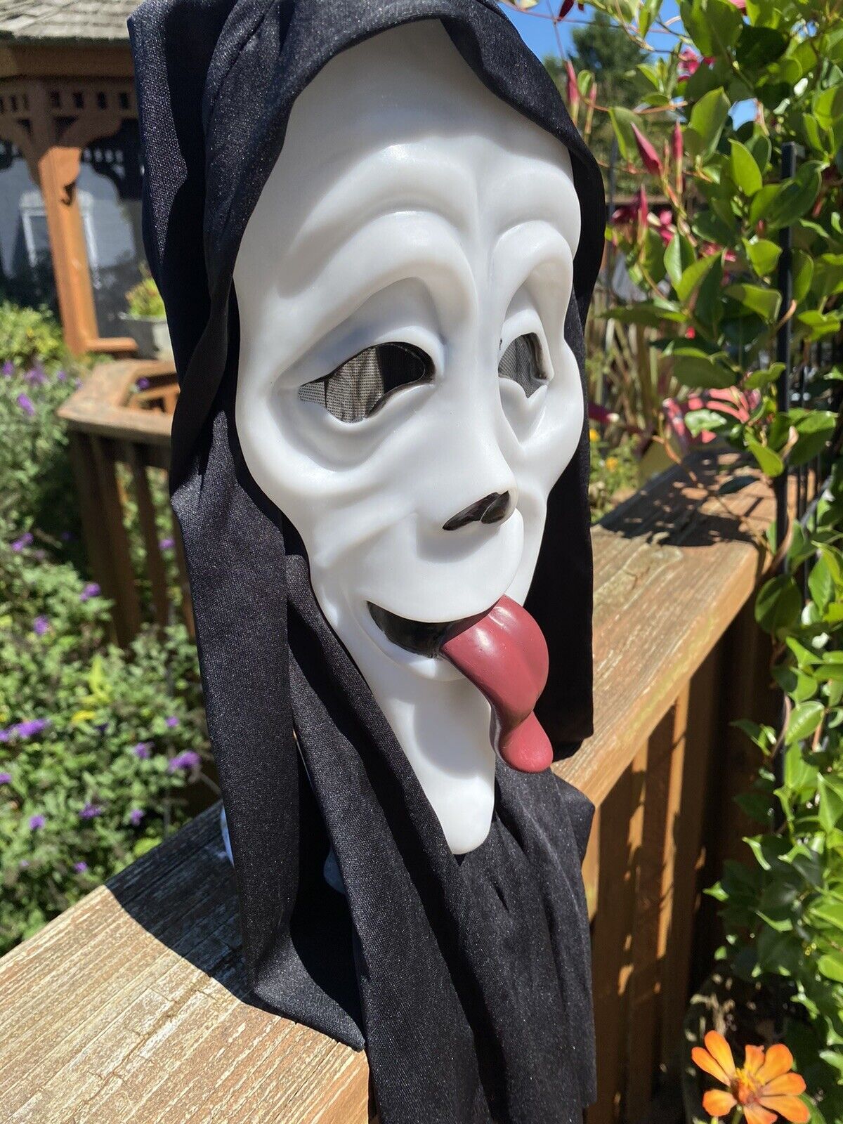 SCARY MOVIE WASSUP! GHOST FACE STONED TONGUE COSTUME MASK 2023 TAG FW8511WU