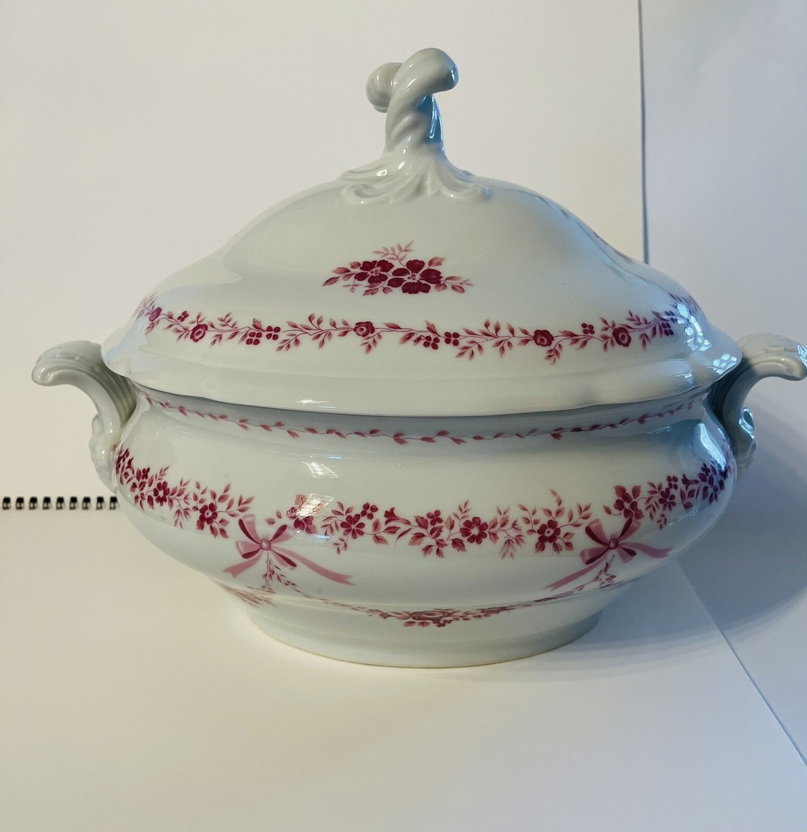Lorenz HutschenReuther Covered Serving Bowl Germany- 31467