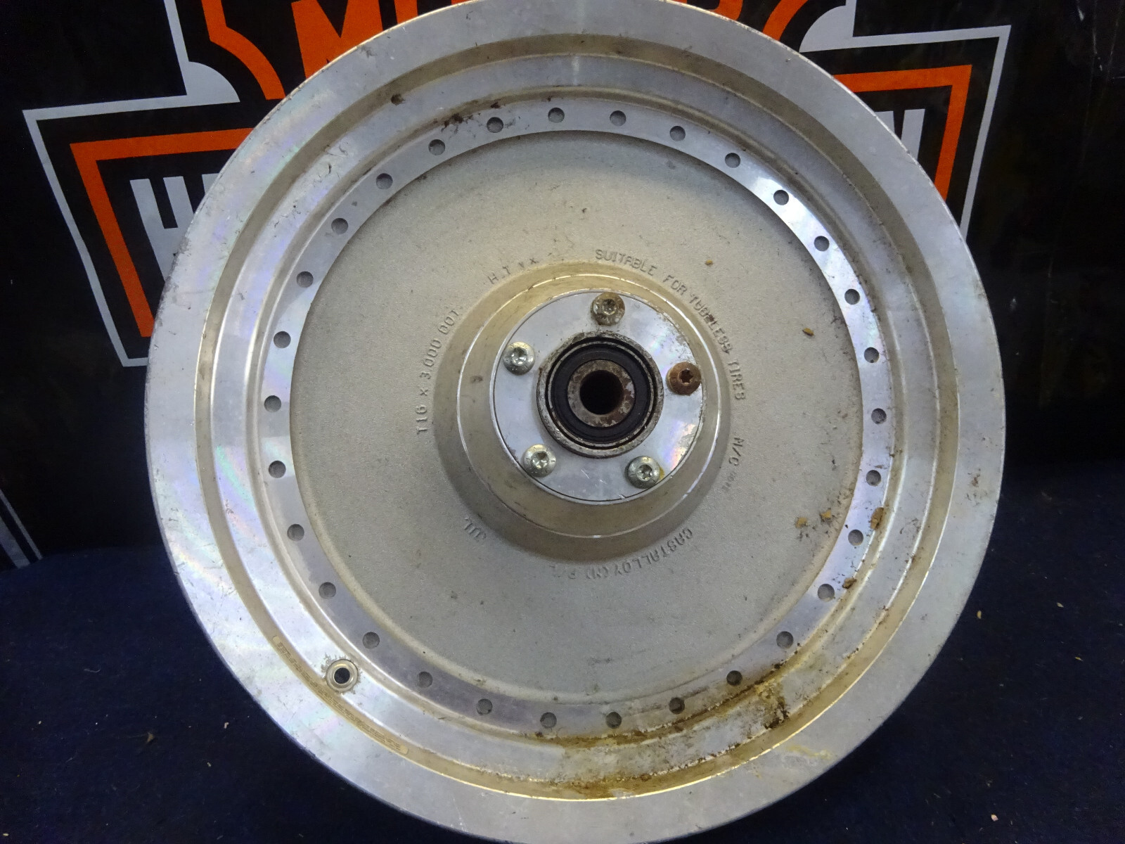 HarleyDavidson Softail Fatboy Solid 16x3 Front Wheel 200005 3/4