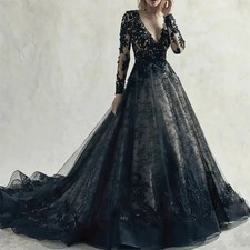 Gothic Black Wedding Dresses V-Neck Long Sleeves Lace Applique Bridal Ball Gowns