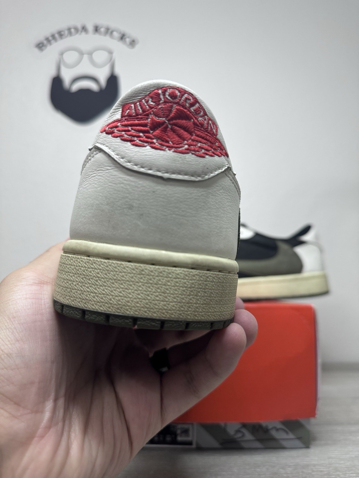 Size 14.5W/13M - Jordan 1 Retro Low OG SP Travis Scott Olive (Women's) Preowned image 3