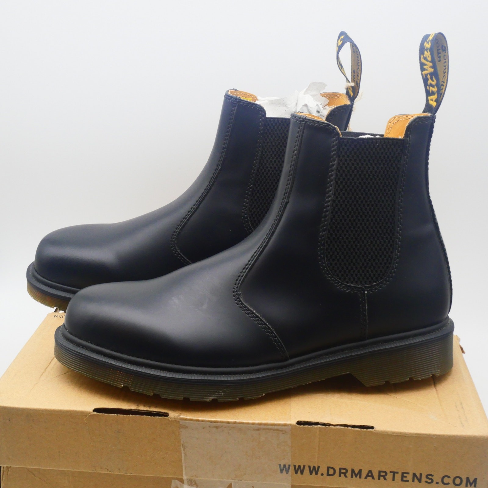 NEW Doc Dr. Martens Black 2976 Chelsea Boots Black Leather Women's 9