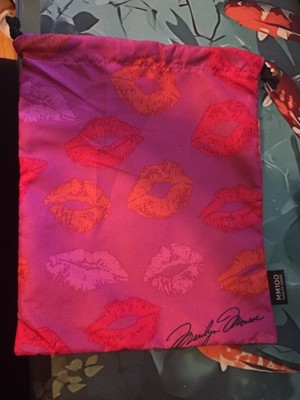 IPSY PLUS MM100 MARILYN MONROE Drawstring Cosmetic Makeup Bag PINK LIPS NEW