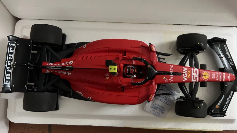 BBR Ferrari SF-23 #55 Carlos Sainz Jr winner Singapore GP 2023 1/18 BBR231855D - Immagine 3 di 3