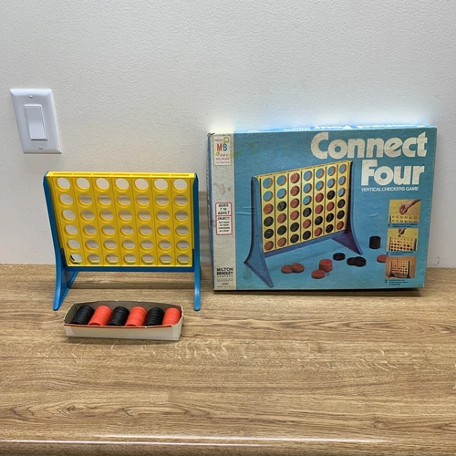 vintage 1974 Connect Four vertical checkers by Milton Bradley First Year