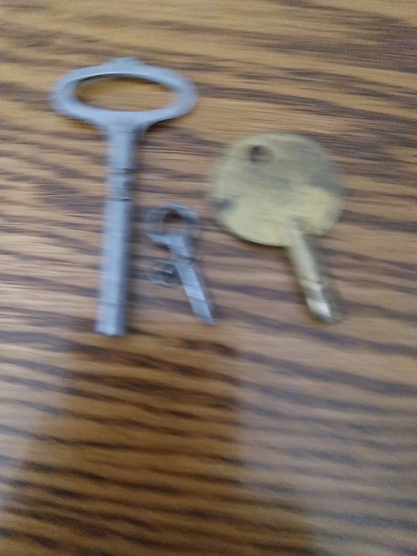 Lot of 3 Mixed Vintage & Antique Clock Wind-Up Keys